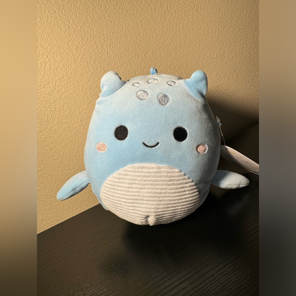 BNWT Lune Squishmallow